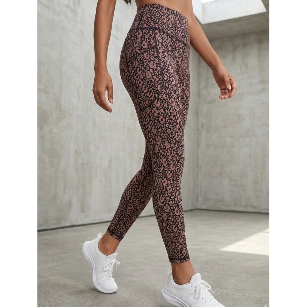 Old Navy Leopard Print PowerSoft Go-Dry High-Rise Leggings Medium